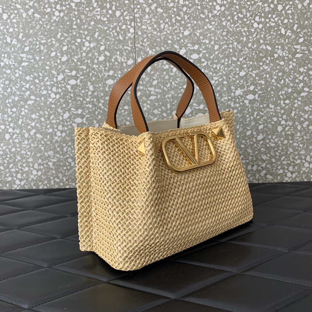 Valentino Garavani Small Shoulder Bag in Natural Synthetic Raffia 